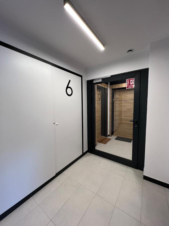 Apartament 26 Metro Apartman Varsó Kültér fotó
